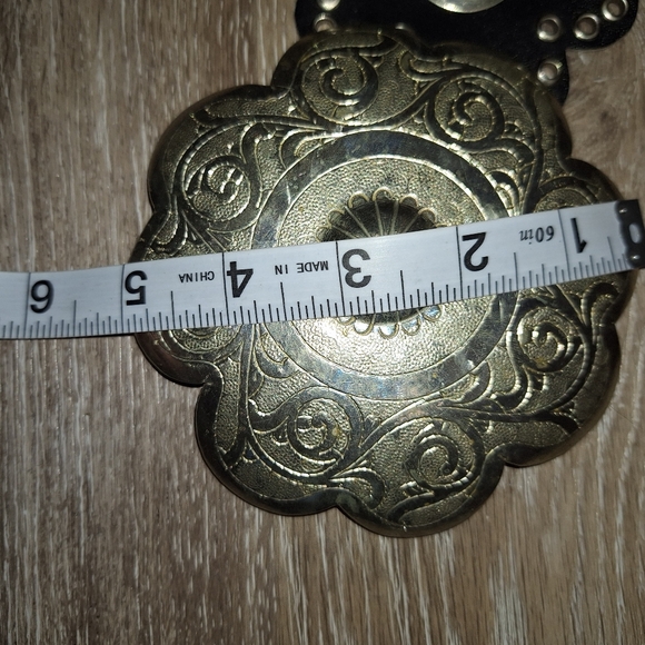 Vintage Western Black Leather Flower Shaped Silver Concho Belt Size Medium - Picture 10 of 12